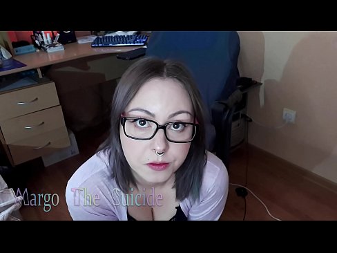 ❤️ Ọmọbinrin ti o ni gbese pẹlu awọn gilaasi buruja Dildo jinna lori Kamẹra ️❌  Ibalopo ❌️